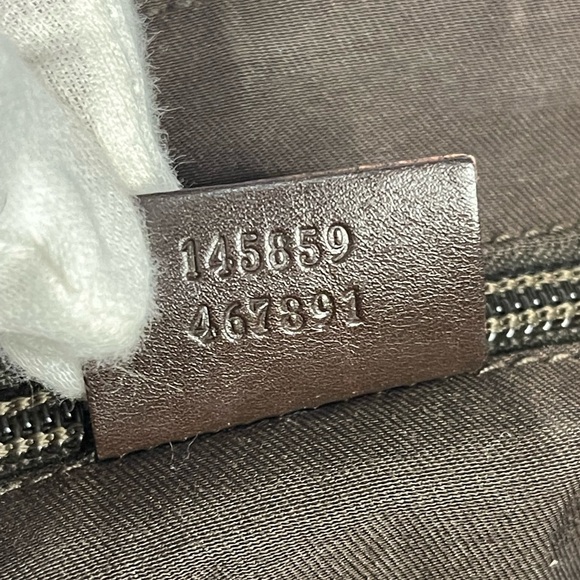 GUCCI canvass messenger bag - Picture 15 of 16